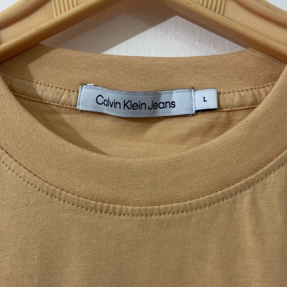 CALVIN KLEIN DIGITAL LOGO PRINT TEE SHIRT NWT - Picture 2 of 4